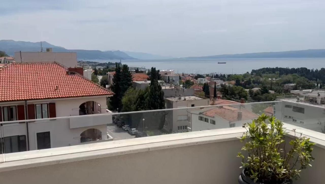 Splendid Split View Apartment Luaran gambar